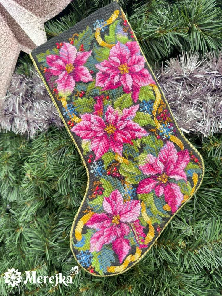 Merejka Kryželiu siuvinėjimo rinkinys "Rožinė Poinsettia Christmas Stocking" 35x22 cm SK262
