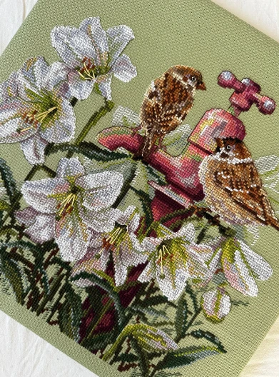 Merejka Kryželiu siuvinėjimo rinkinys Tarp lelijų 25x28 SK229