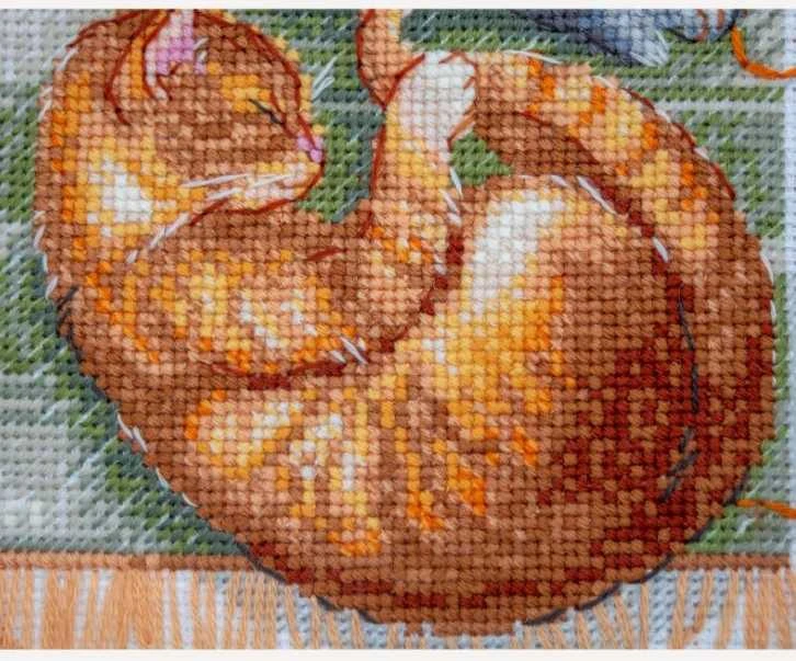 Riolis Siuvinėjimo kryželiu rinkinys "Katės ir siūlai" 20x20 cm SRA1035