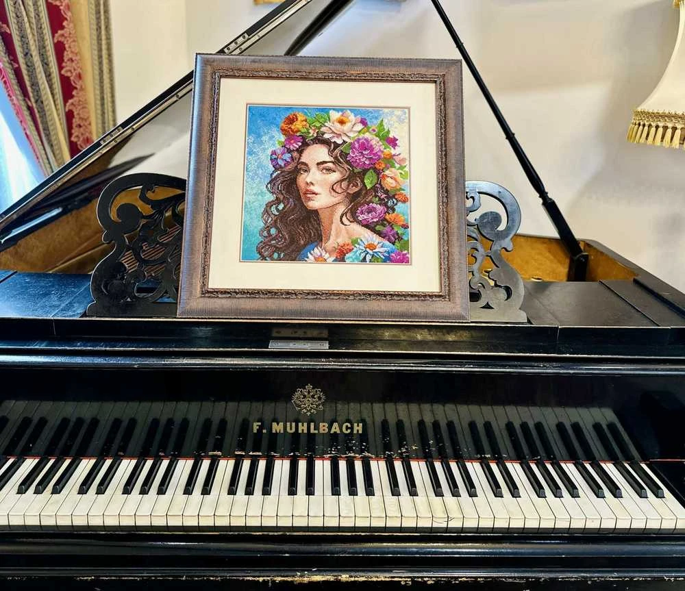 Riolis Kryželio siuvinėjimo rinkinys Floral Muse 30x30 SR2254