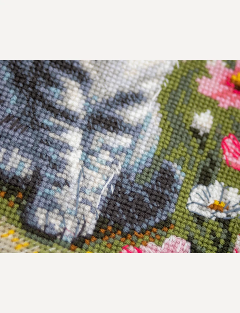 Riolis Siuvinėjimo rinkinys "Sodo ūsuočiai" 20x20 SRA1041