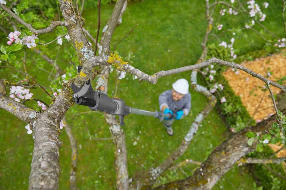 Gardena Akumuliatorinės teleskopinės genėjimo žirklės HighCut 360/18V P4A, paruoštas naudojimui rinkinys