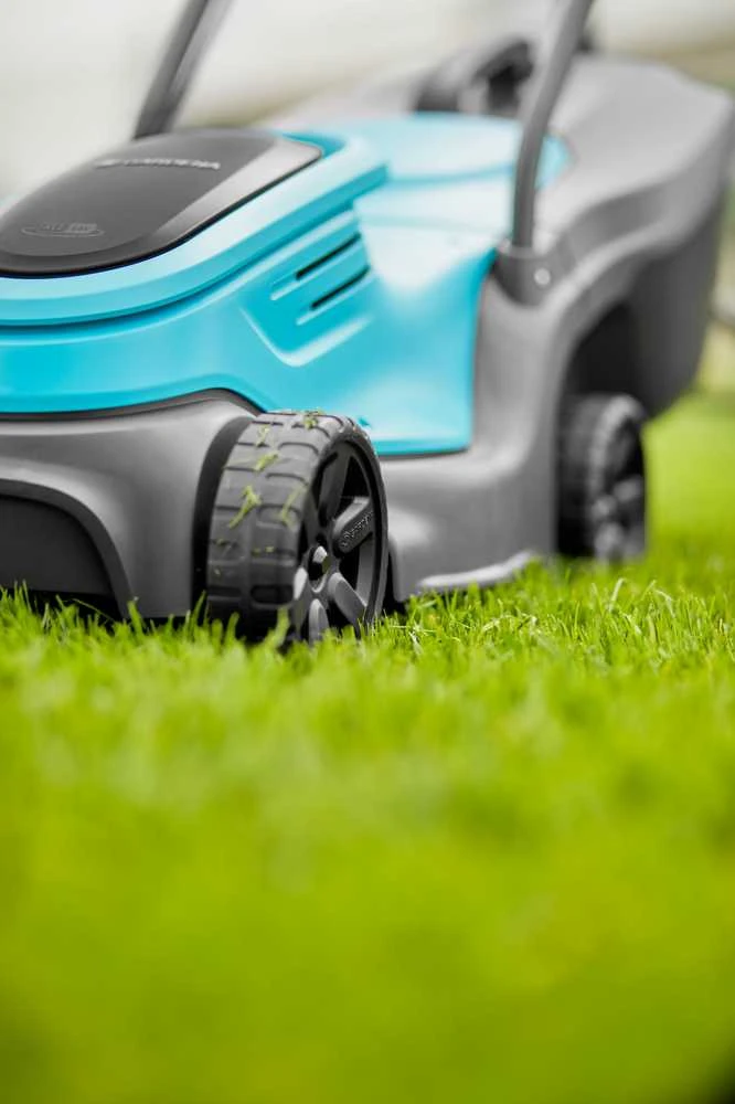 Gardena Akumuliatorinės vejapjovės PowerMax 30/18V P4A rinkinys