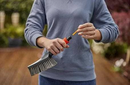 Gardena "Cleansystem" rankinis šepetys "Soft" S, su vandens jungtimi, mažesniems paviršiams