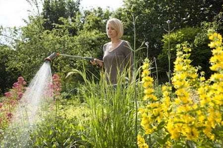 Gardena Ilgakotis purkštuvas kabantiems gėlių krepšeliams laistyti „GARDENA Comfort“