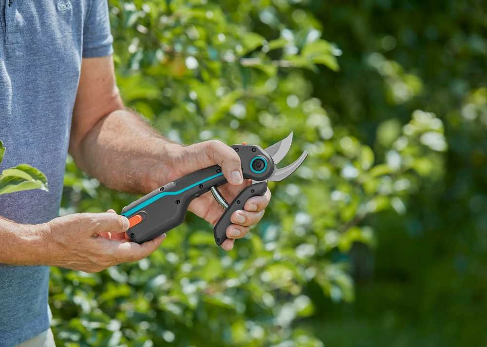Gardena akumuliatorinis sekatorius AssistCut