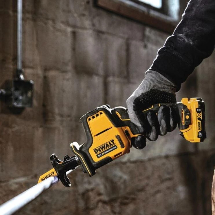 DEWALT SAW SAW 12V DCS312D2