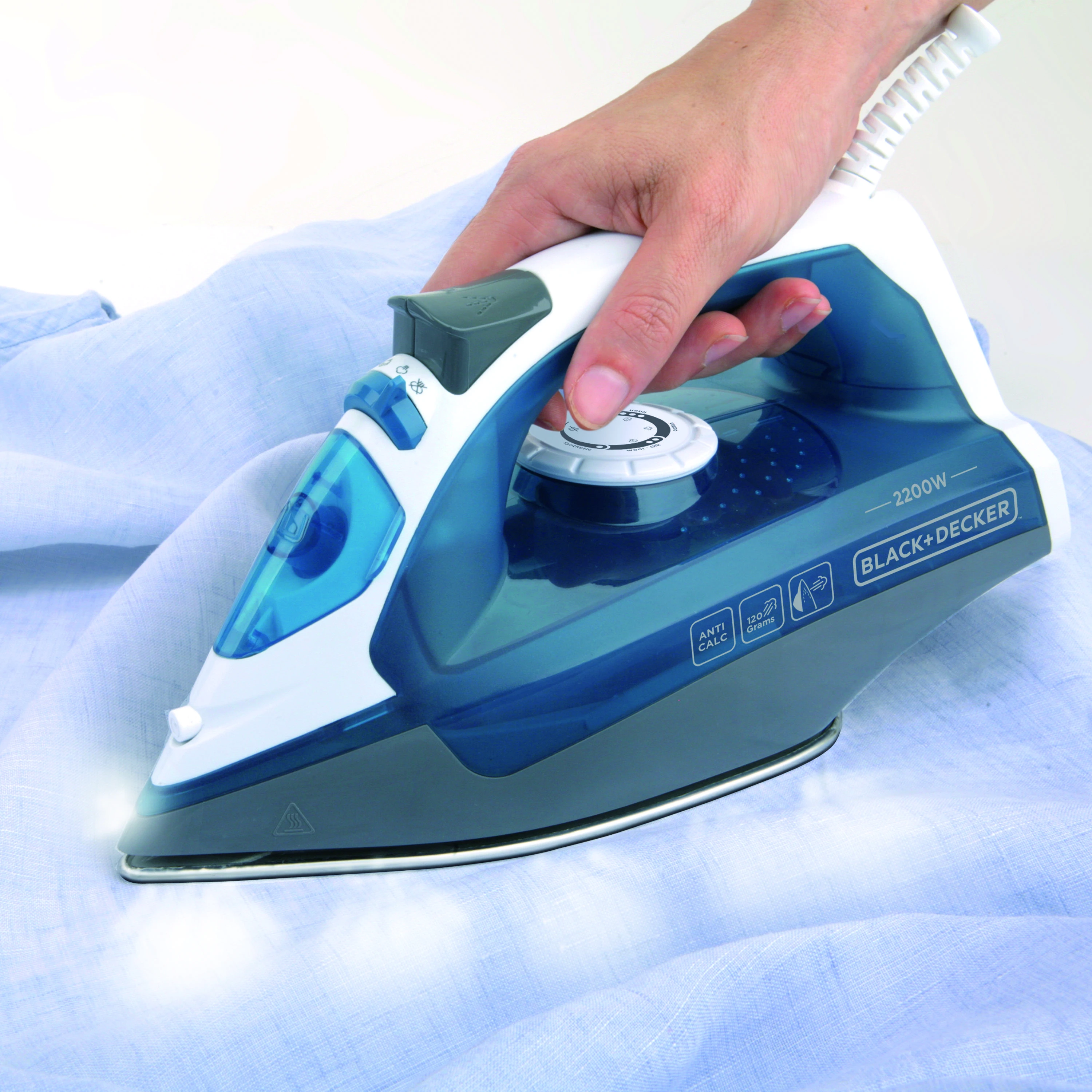 Black & Decker Juodas & Decker Garu Lygintuvas - Juodas & Decker BXIR2200E 2200W