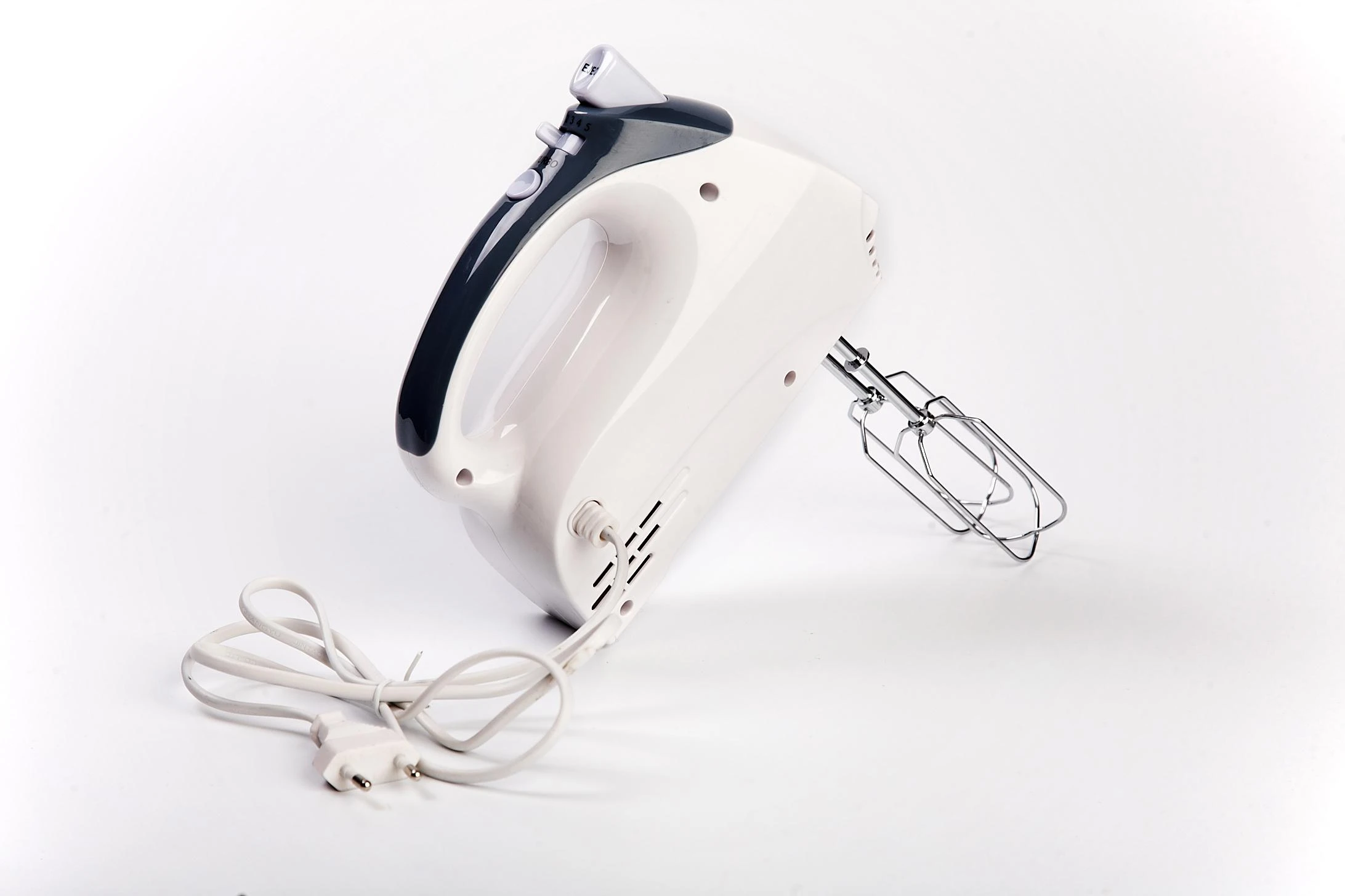 Plakiklis Adler AD 4201 g Baltas, Hand mixer, 300 W, Greičių skaičius 5, Shaft material Nerūdijantis plienas,