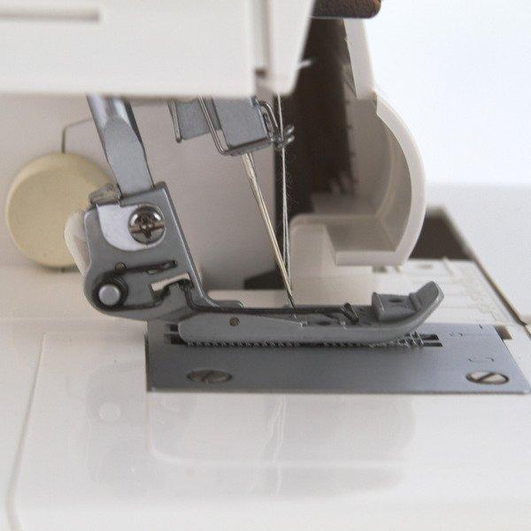 Siuvimo mašina - ŁUCZNIK Overlock 820D-3 1200 RPM Balta/Mėlyna