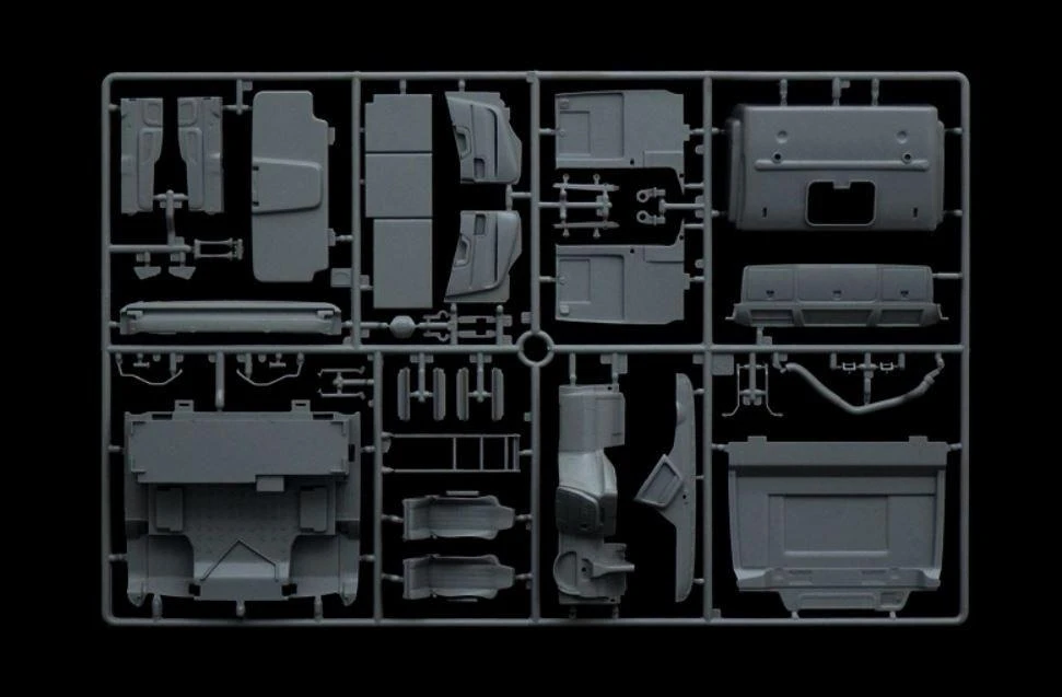 Italeri Iveco Hi-Way E5 Abarth 1:24 surenkamas sunkvežimio modelis