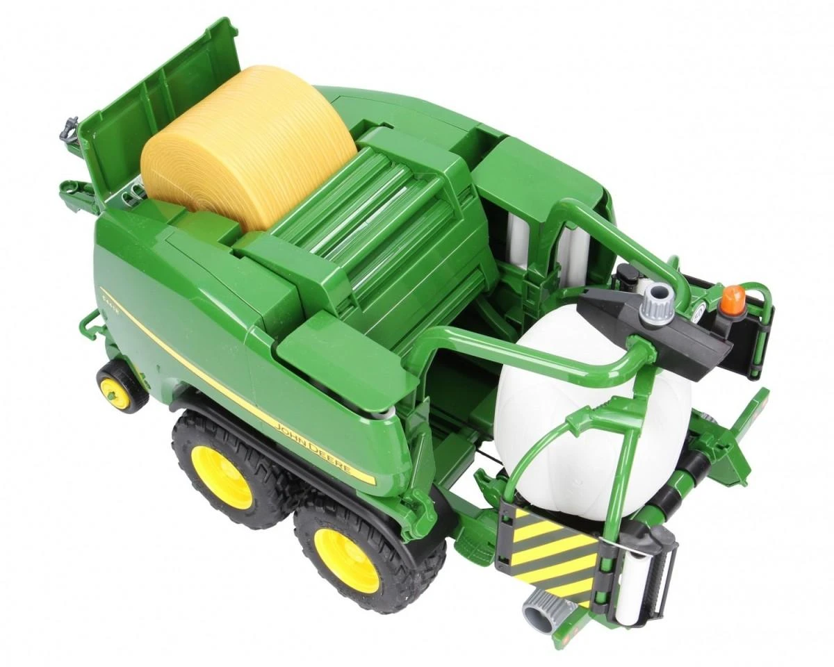 Traktoriaus su priedais Bruder John Deere