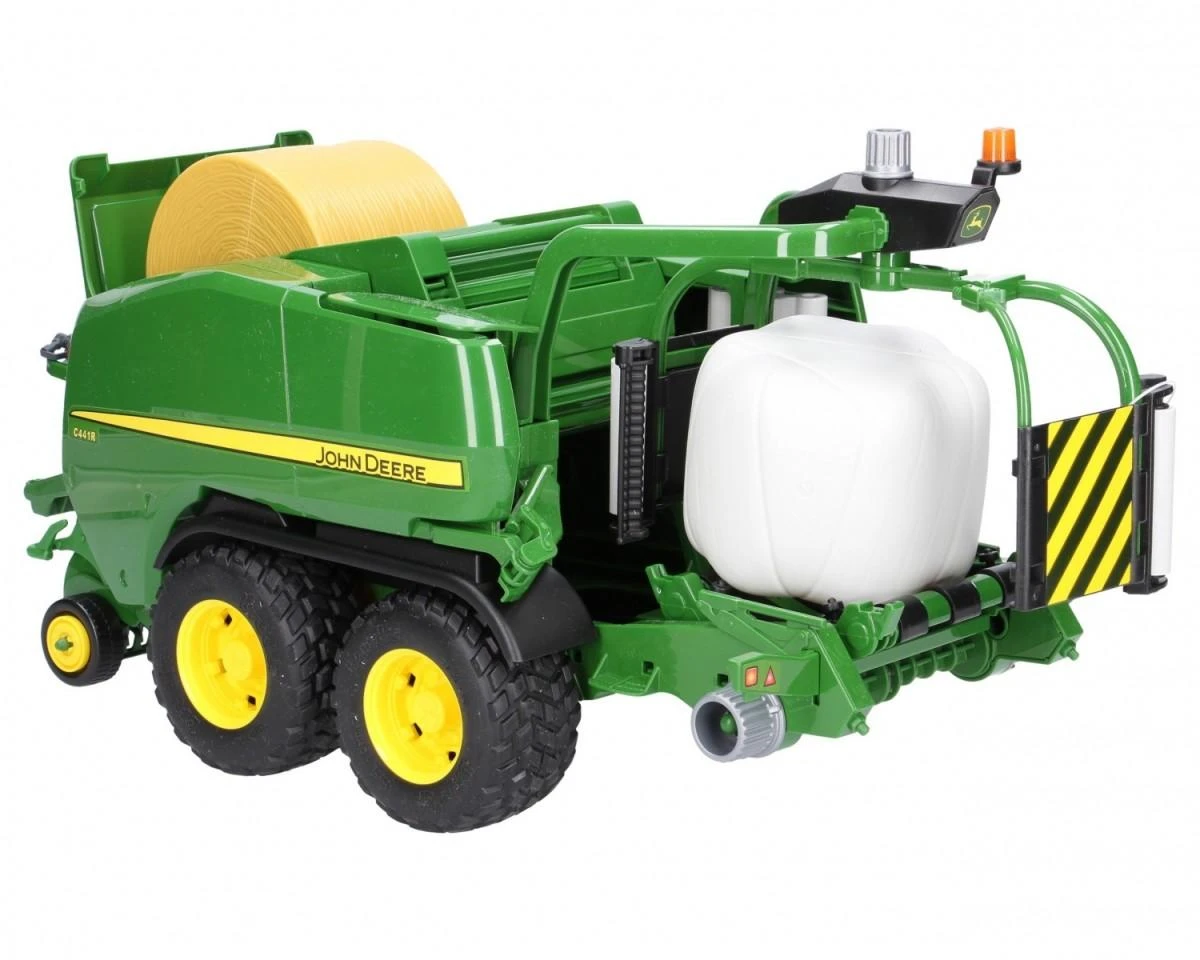 Traktoriaus su priedais Bruder John Deere
