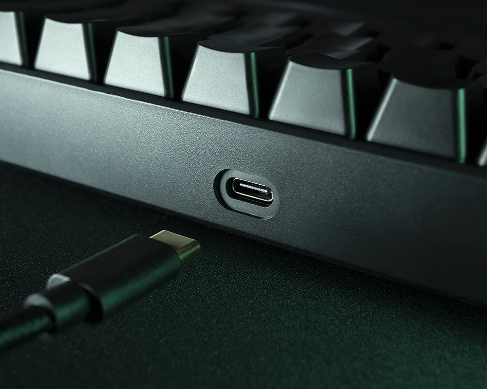 Bevielė 65% klaviatūra DELTACO GAMING DK440R priekiniai lazeriniai klavišai, RGB, Kailh Raudona, N klavišo apvertimas, JK išdėstymas, rožinė / RGB / GAM-100-UK