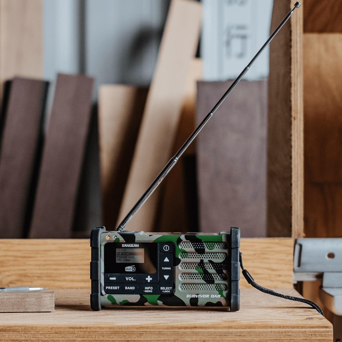 Daugiafunkcis radijas Sangean DAB+ / FM-RDS kamufliažinis / MMR-88 DAB+