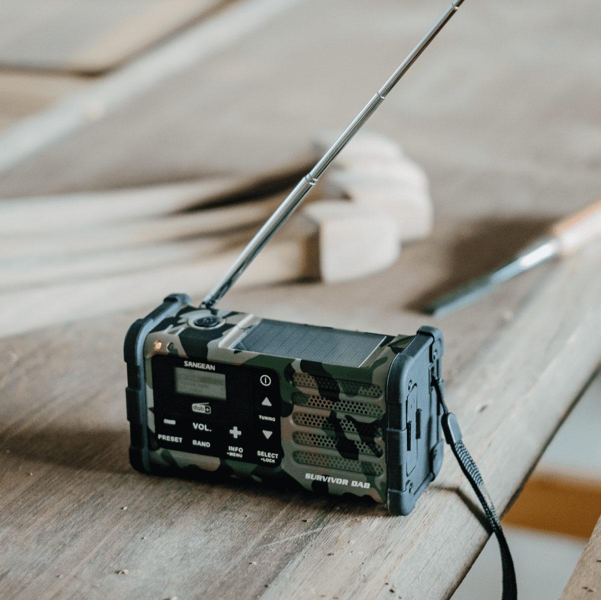 Daugiafunkcis radijas Sangean DAB+ / FM-RDS kamufliažinis / MMR-88 DAB+