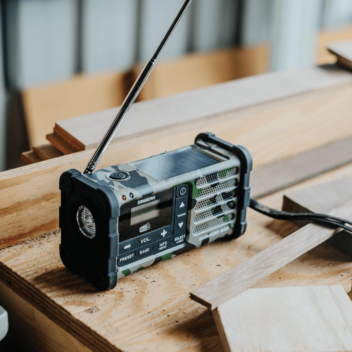 Daugiafunkcis radijas Sangean DAB+ / FM-RDS kamufliažinis / MMR-88 DAB+
