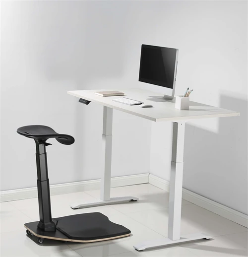 Ergonomiška stovima kėdė DELTACO OFFICE su integruotu kilimėliu, juodas / DELO-0302