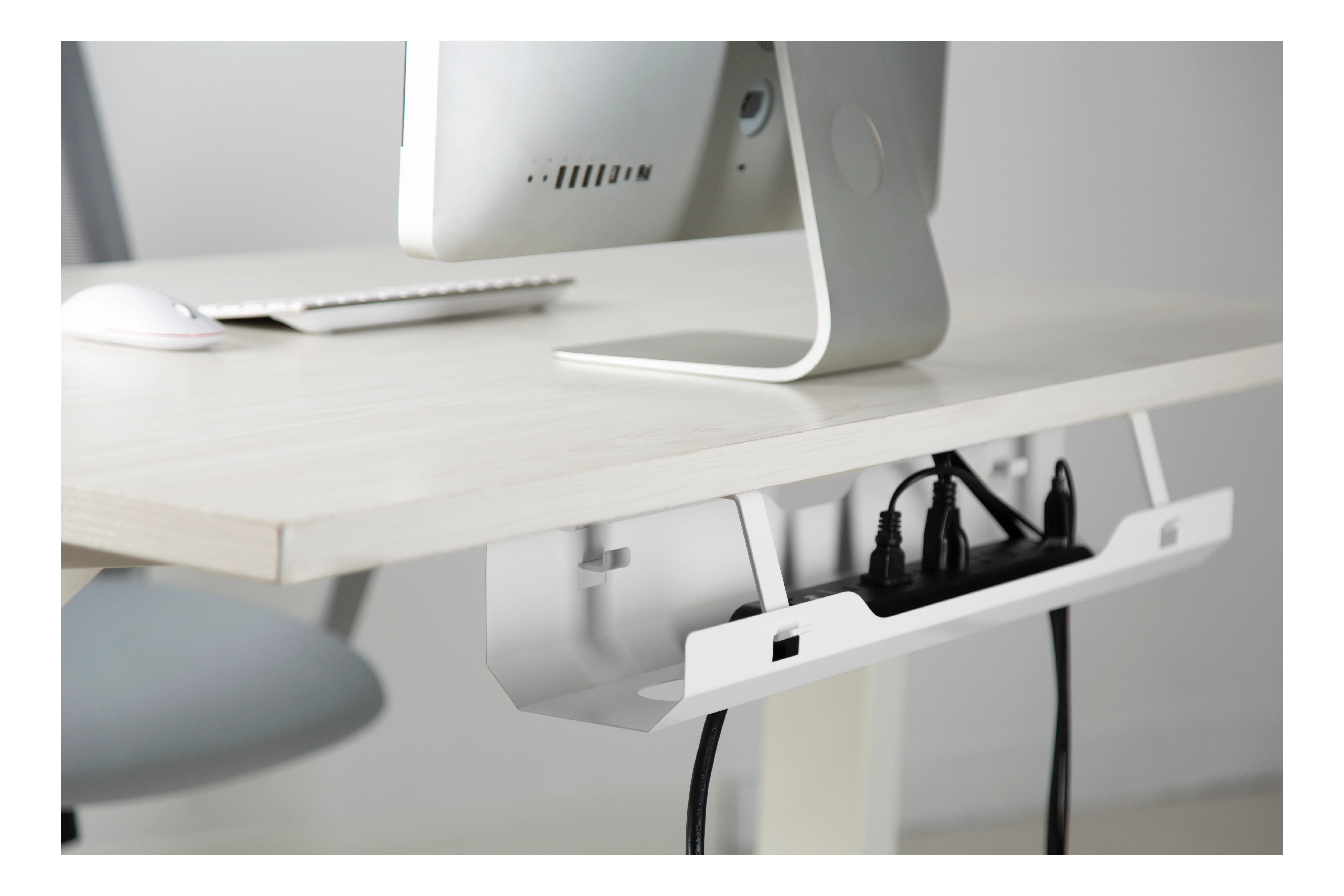 Kabelių valdymo kanalas po stalu DELTACO OFFICE atviras dizainas, 600 x 135 x 108 mm, baltas / DELO-0209