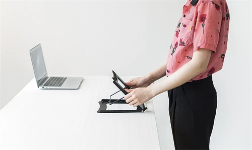 Neš. kompiuterio laikiklis DELTACO OFFICE 5 pozicijų, 10-15", juodas / DELO-0200
