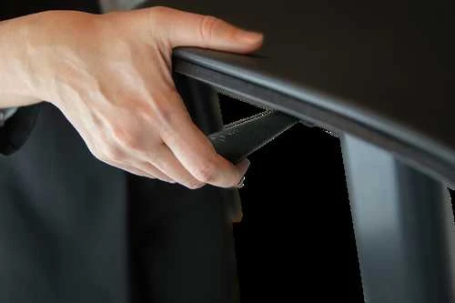 Ergonomiška stovima kėdė DELTACO OFFICE su integruotu kilimėliu, juodas / DELO-0302