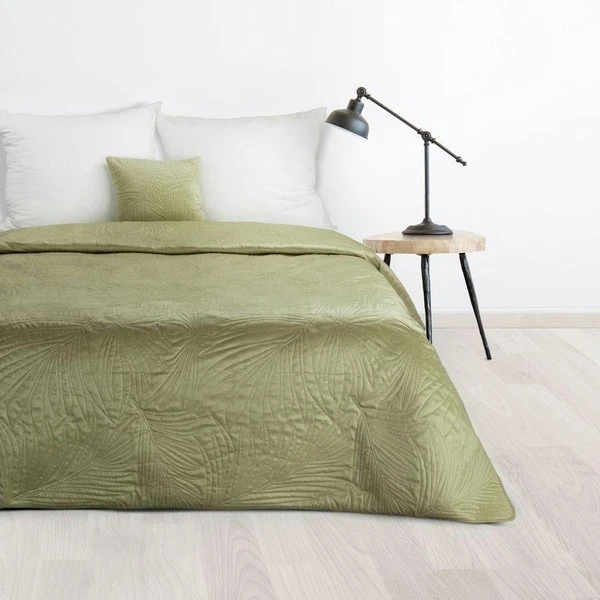 Eurofirany DESIGN 91 LUIZ / 4 Aksominė lovatiesė, dygsniuota karšto spaudimo būdu su palmių lapų raštu, 220X240 cm, spalva: šviesiai žalia Lovatiesė