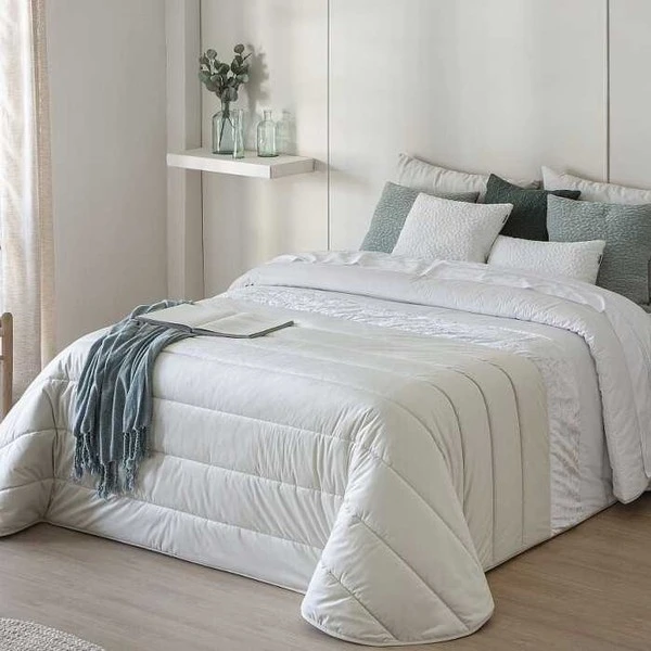 Velveto lovatiesė ARLET BEIGE, 250x270 cm (su pagalvių užvalkaliukais)