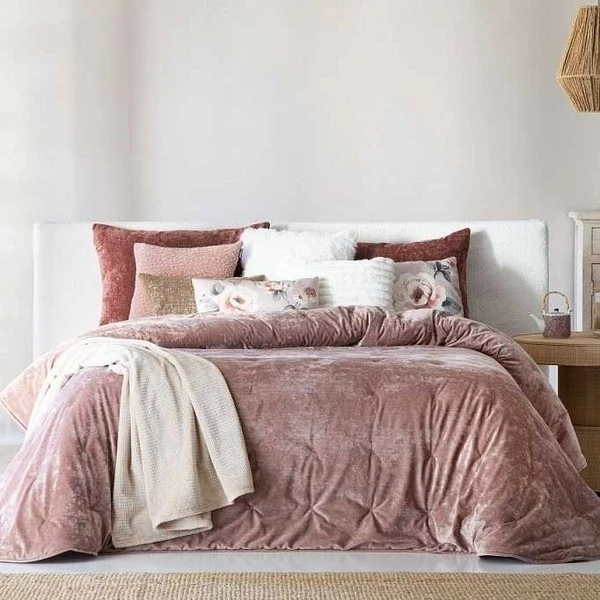 Velveto lovatiesė MIRABELLA ROSE, 250x270 cm (su pagalvių užvalkaliukais)