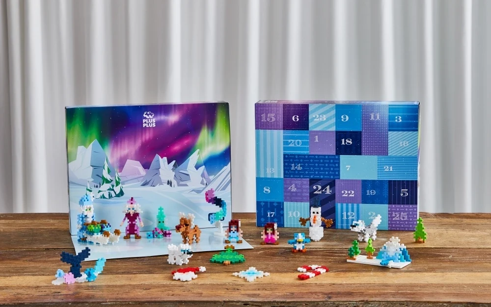 Advento kalendorius su konstruktoriaus detalėmis „Plus-Plus Santa's Northern Lights Adventure“, 600 detalių