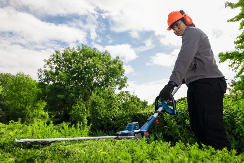 Akumuliatorinės gyvatvorių žirklės Bosch GHE18V-50 FP be akumuliatoriaus ir kroviklio