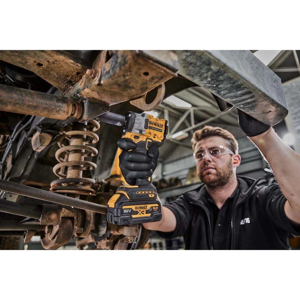 Akumuliatorinis smūginis veržliasukis DeWalt DCF921P2LRT-XJ; 18 V; 2x5,0 Ah akum.