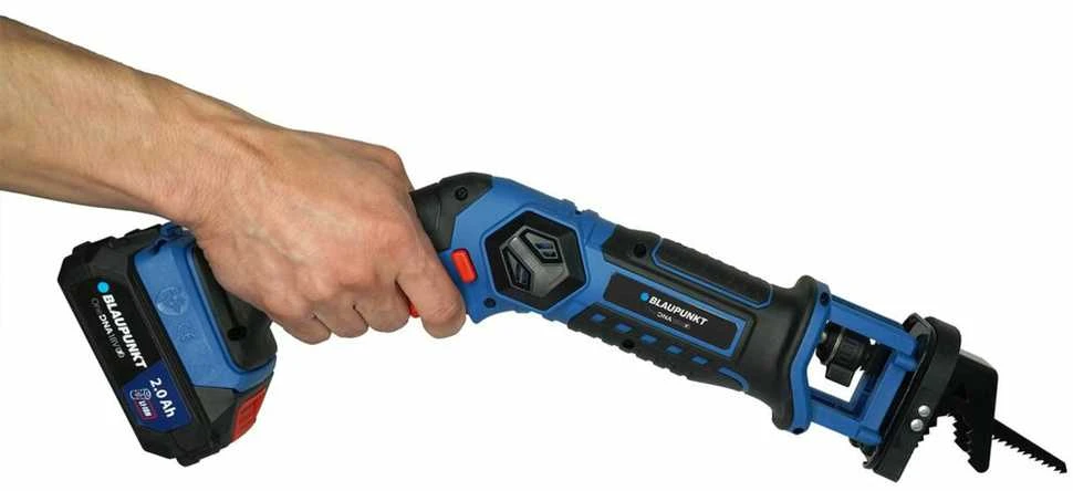 Blaupunkt CR5010 akumuliatorinis pjūklas rankoje