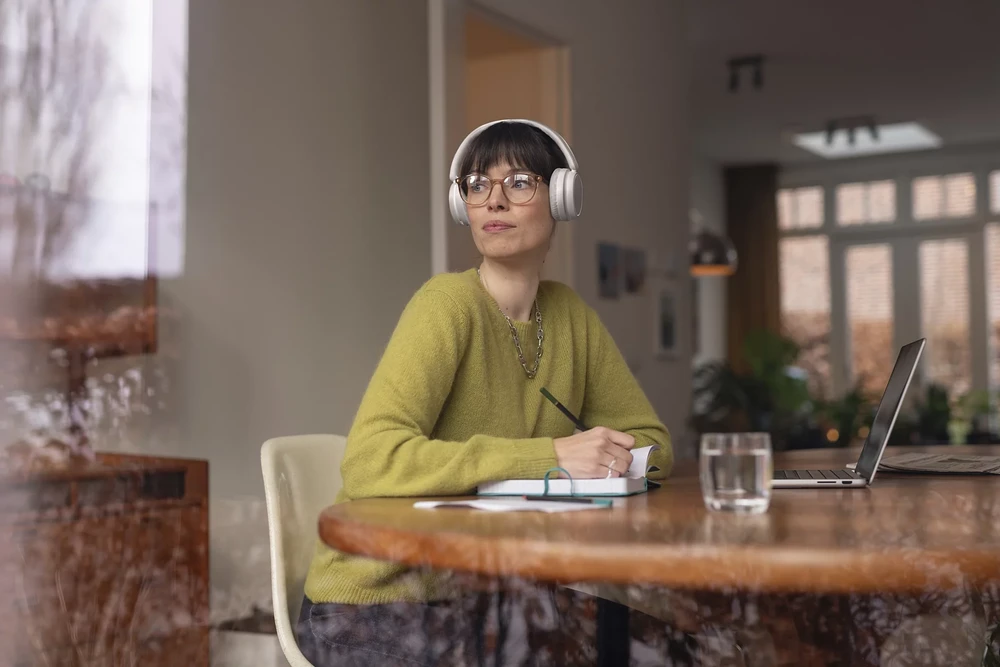 Ant ausų dedamos belaidės ausinės Philips 5000 series, baltos spalvos | TAH5209WT/00 aprašymas - Prekės nuotrauka