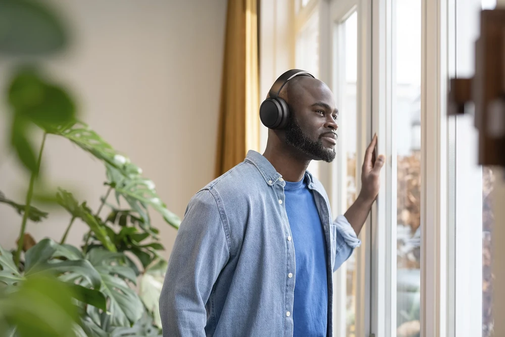 Ant ausų dedamos belaidės ausinės Philips 5000 series, juodos spalvos | TAH5209BK/00 aprašymas - Prekės nuotrauka