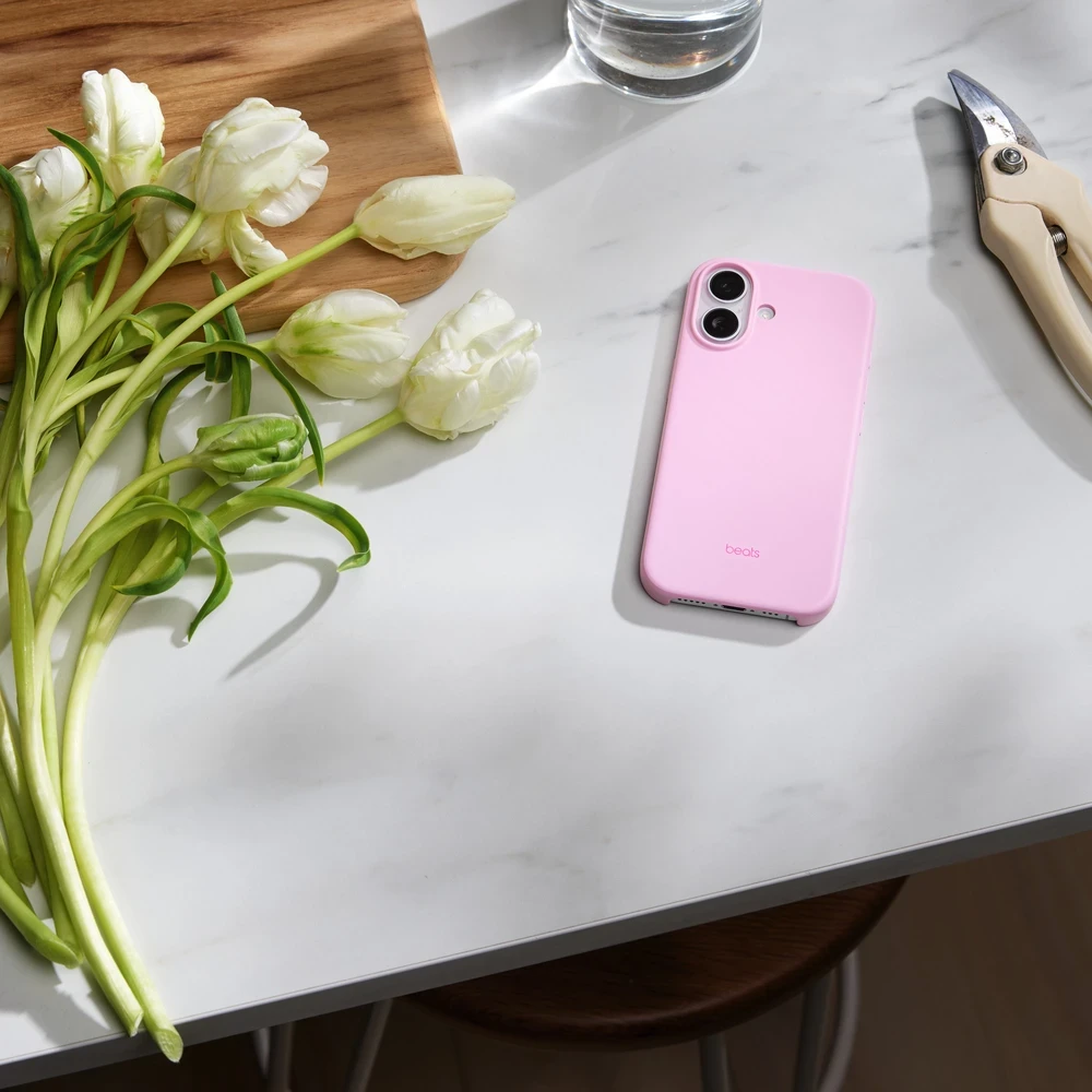 Beats iPhone 17 Case with MagSafe and Camera Control - Pebble Pink - MGK44LL/A
