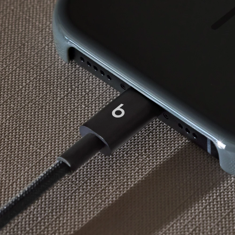 Beats USB-C to USB-C Woven Cable (1.5 m) - Bolt Black - MDGA4ZM/A