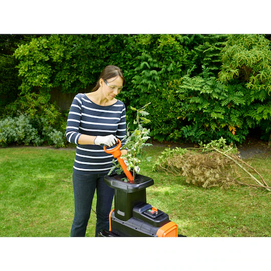 Black &amp; Decker Elektrinis tylus šakų smulkintuvas BEGAS5800