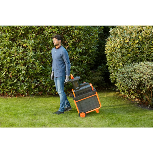 Black &amp; Decker Elektrinis tylus šakų smulkintuvas BEGAS5800