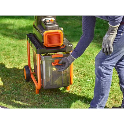 Black &amp; Decker Elektrinis tylus šakų smulkintuvas BEGAS5800
