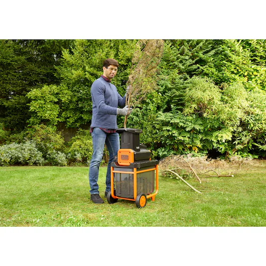 Black &amp; Decker Elektrinis tylus šakų smulkintuvas BEGAS5800