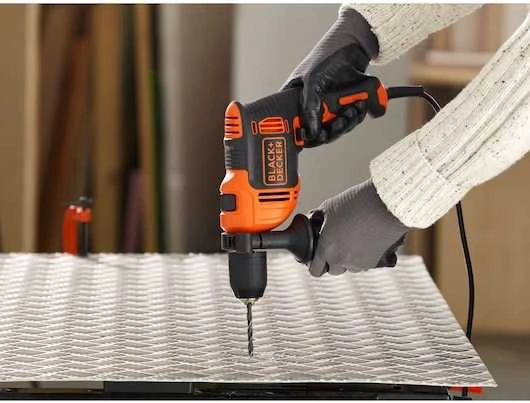 Black & Decker smūginis gręžtuvas BEH710SA40 710W + 40 vnt. priedų + minkštas krepšys