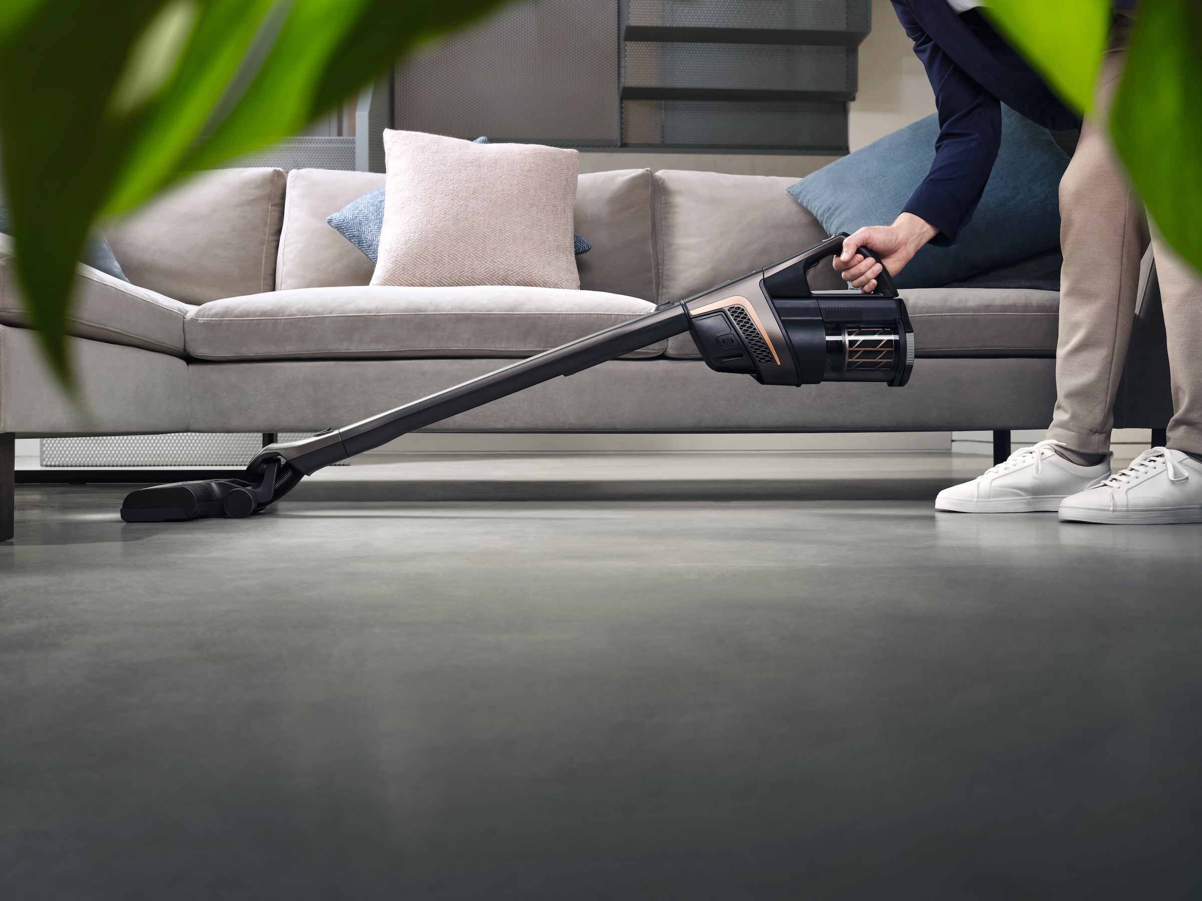 Dulkių siurblys Miele Triflex HX2 Infinity pilkas 125 Gala Edition aprašymas - Prekės nuotrauka Dulkių siurblys Miele Triflex HX2 Infinity pilkas 125 Gala Edition aprašymas - Prekės nuotrauka
