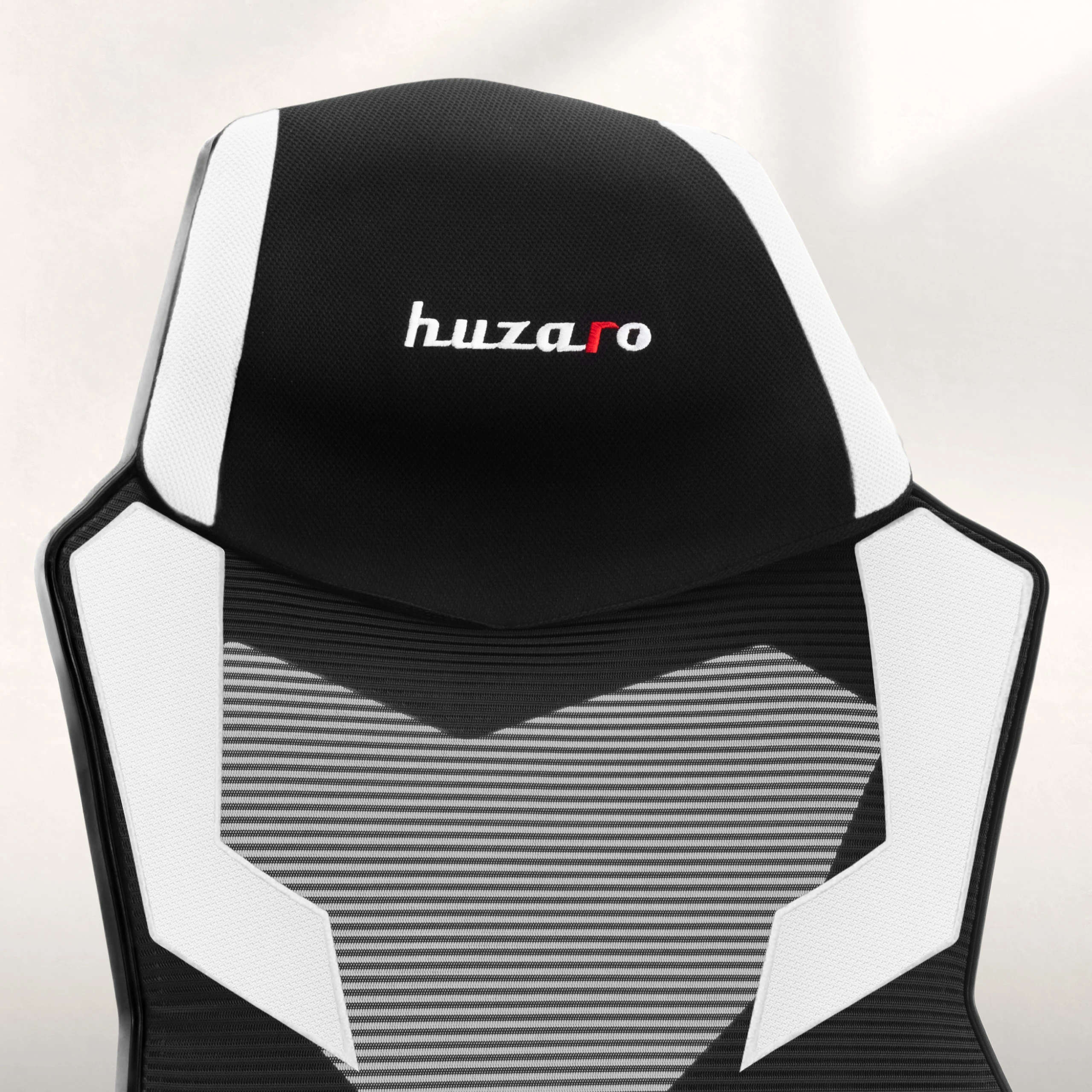 Žaidimų kėdė Huzaro Combat 3.1 | juodos, baltos spalvos aprašymas - Prekės nuotrauka
