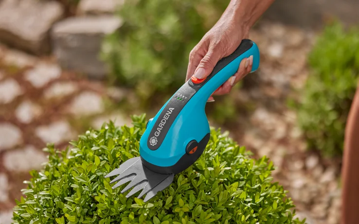 Gardena akumuliatorinių žolės žirklių rinkinys ClassicCut Li ( 9886-20) aprašymas - Prekės nuotrauka