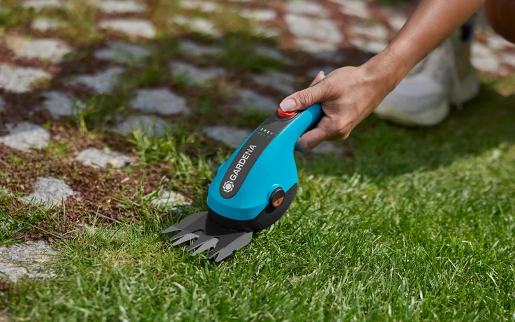 Gardena akumuliatorinių žolės žirklių rinkinys ClassicCut Li ( 9886-20) aprašymas - Prekės nuotrauka