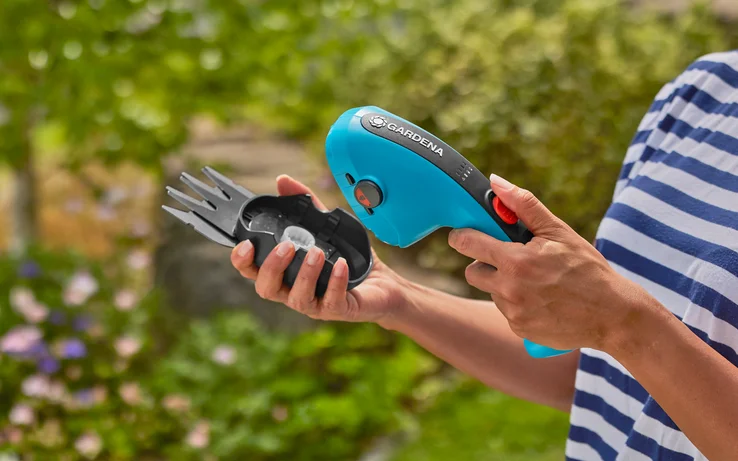Gardena akumuliatorinių žolės žirklių rinkinys ClassicCut Li ( 9886-20) aprašymas - Prekės nuotrauka