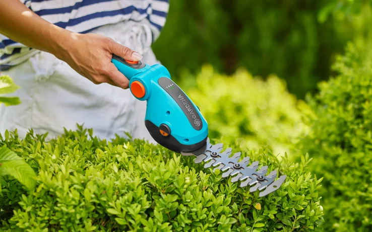 Gardena akumuliatorinių žolės žirklių rinkinys ClassicCut Li ( 9886-20) aprašymas - Prekės nuotrauka