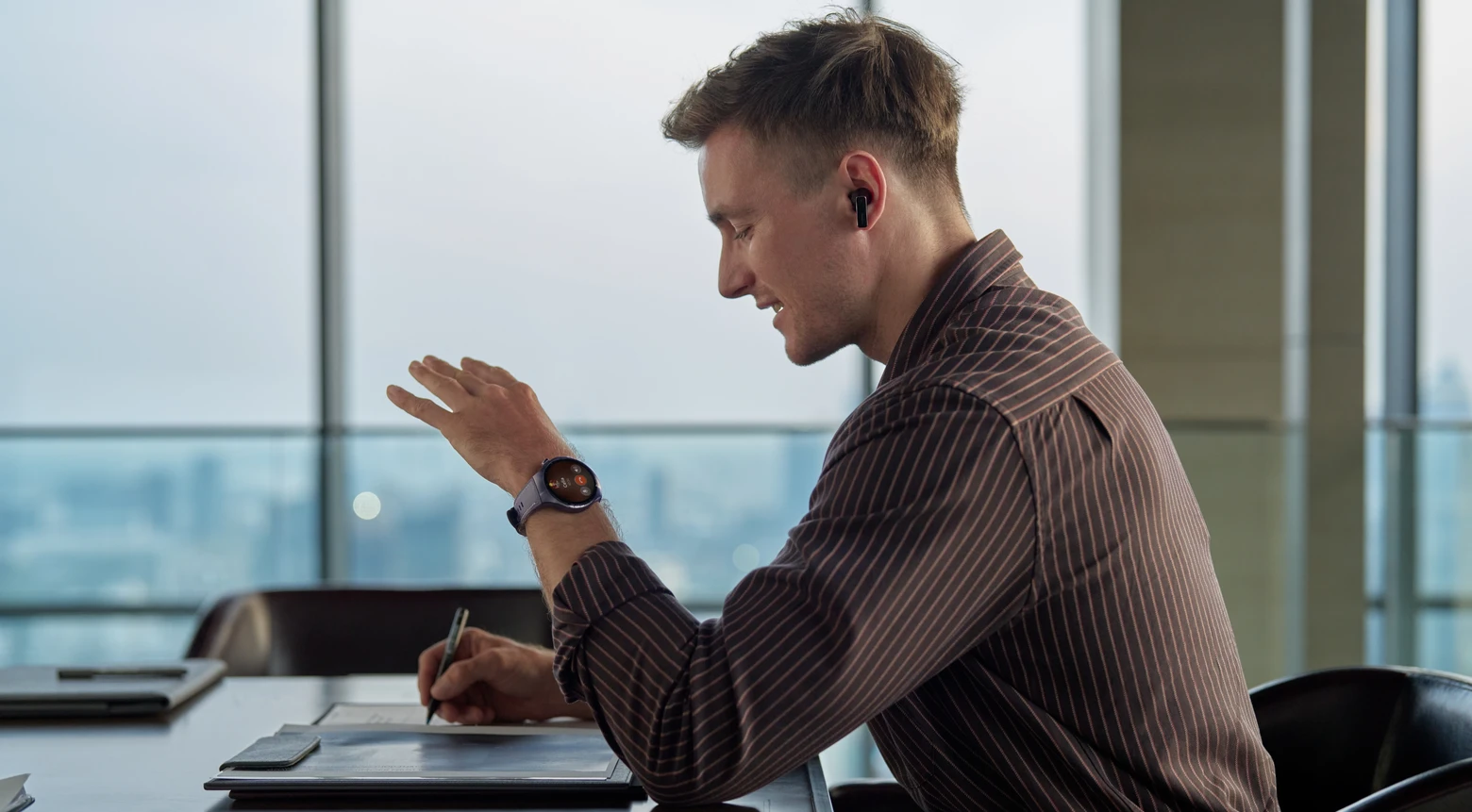 HUAWEI WATCH 5 Aurora Green 42mm aprašymas - Prekės nuotrauka HUAWEI WATCH 5 Aurora Green 42mm aprašymas - Prekės nuotrauka