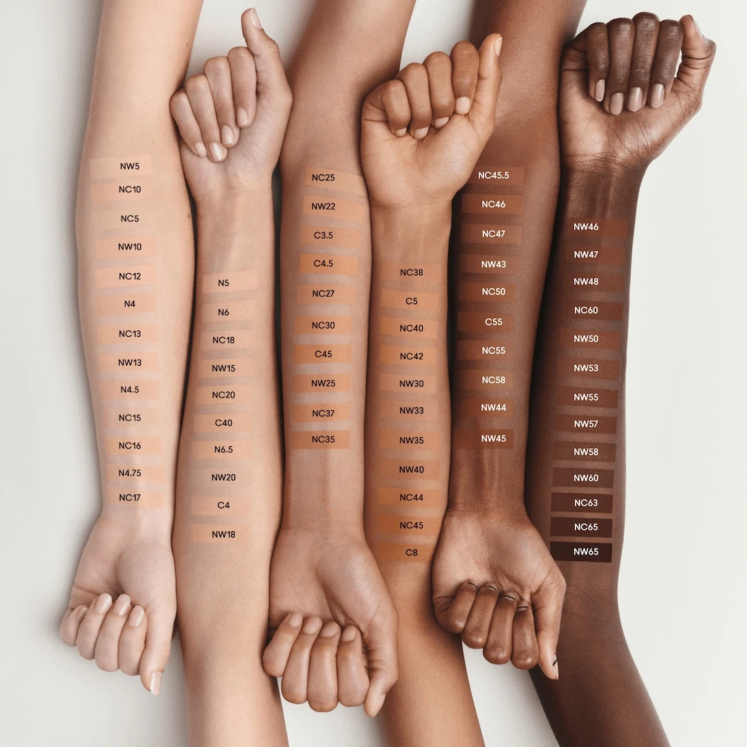 Matinis makiažo pagrindas MAC Studio Fix Fluid SPF 15 24HR Matte Foundation + Oil Control, spalva: NC44, 30 ml aprašymas - Prekės nuotrauka