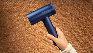 Plaukų džiovintuvas Philips 8000 BHD839/00 su „ThermoShield Advanced“ aprašymas - Prekės nuotrauka